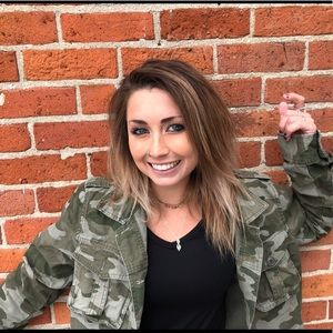 Meet your Posher, Ashley